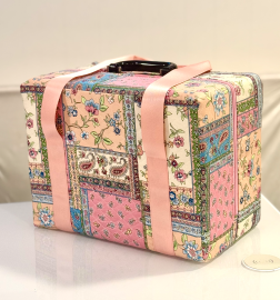 Singer Featherweight sewing machine carrying case/cover zippered with sturdy handles, zippered, made of pre-quilted fabric